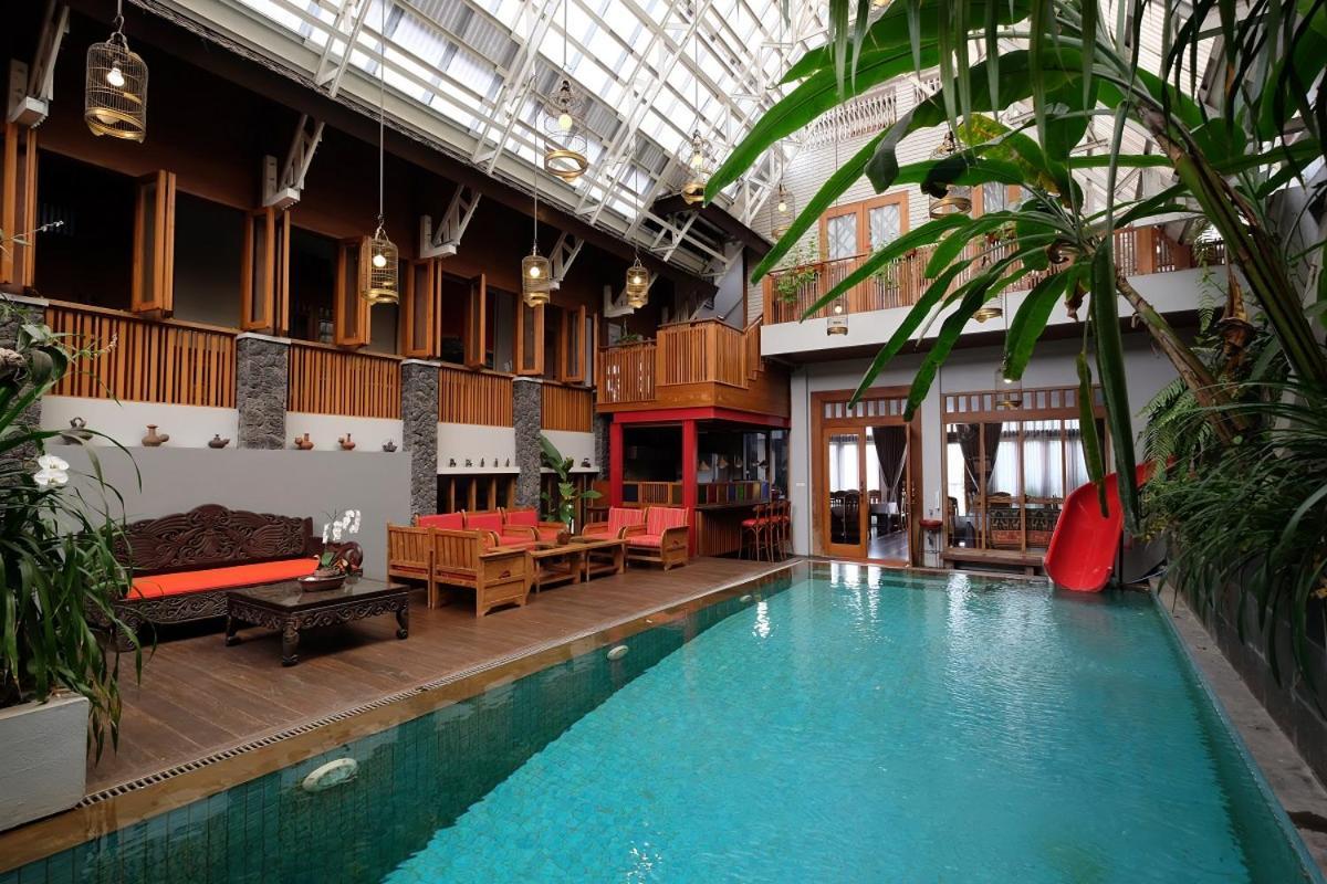 Rumah Stroberi Organic Farm & Family Lodge Lembang Exteriör bild