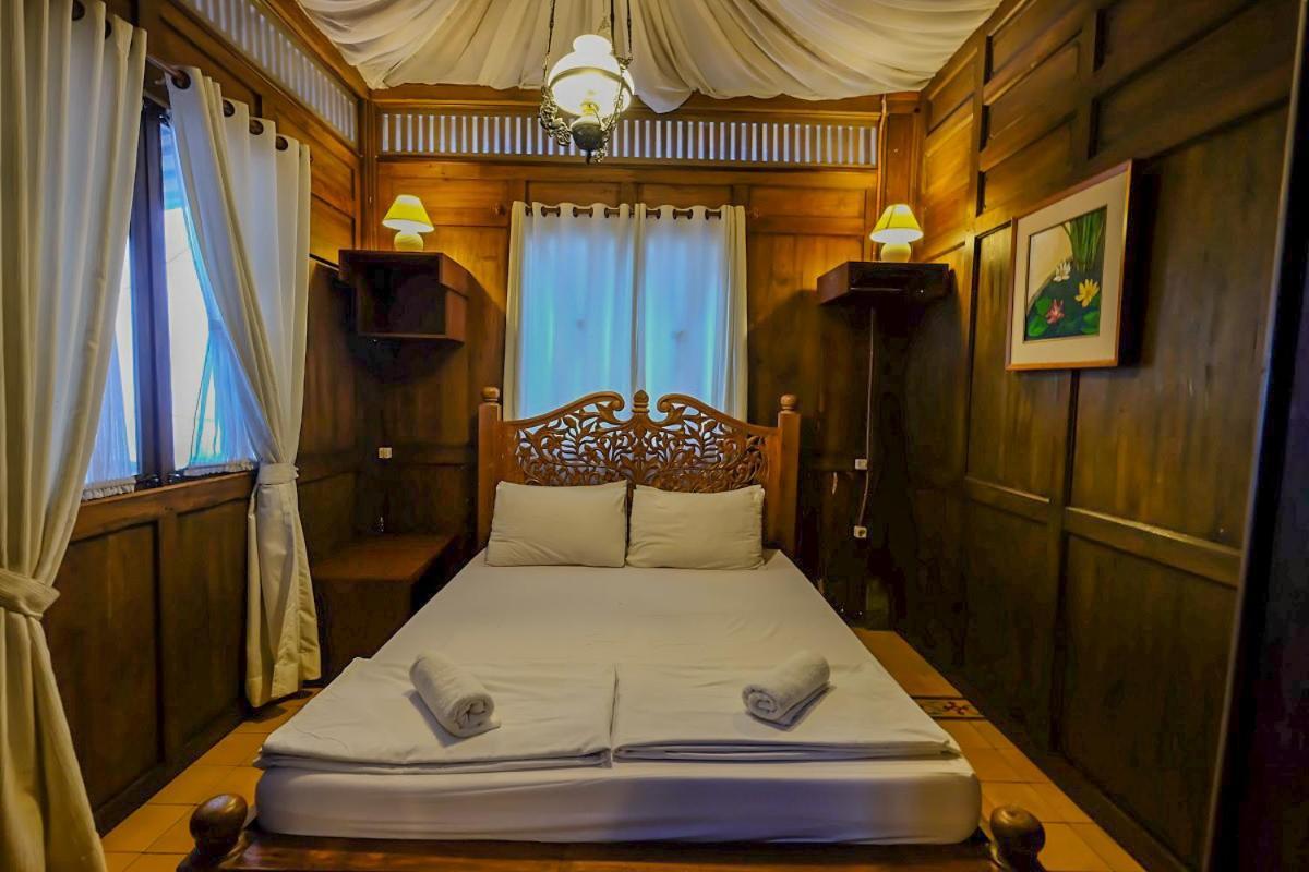 Rumah Stroberi Organic Farm & Family Lodge Lembang Exteriör bild