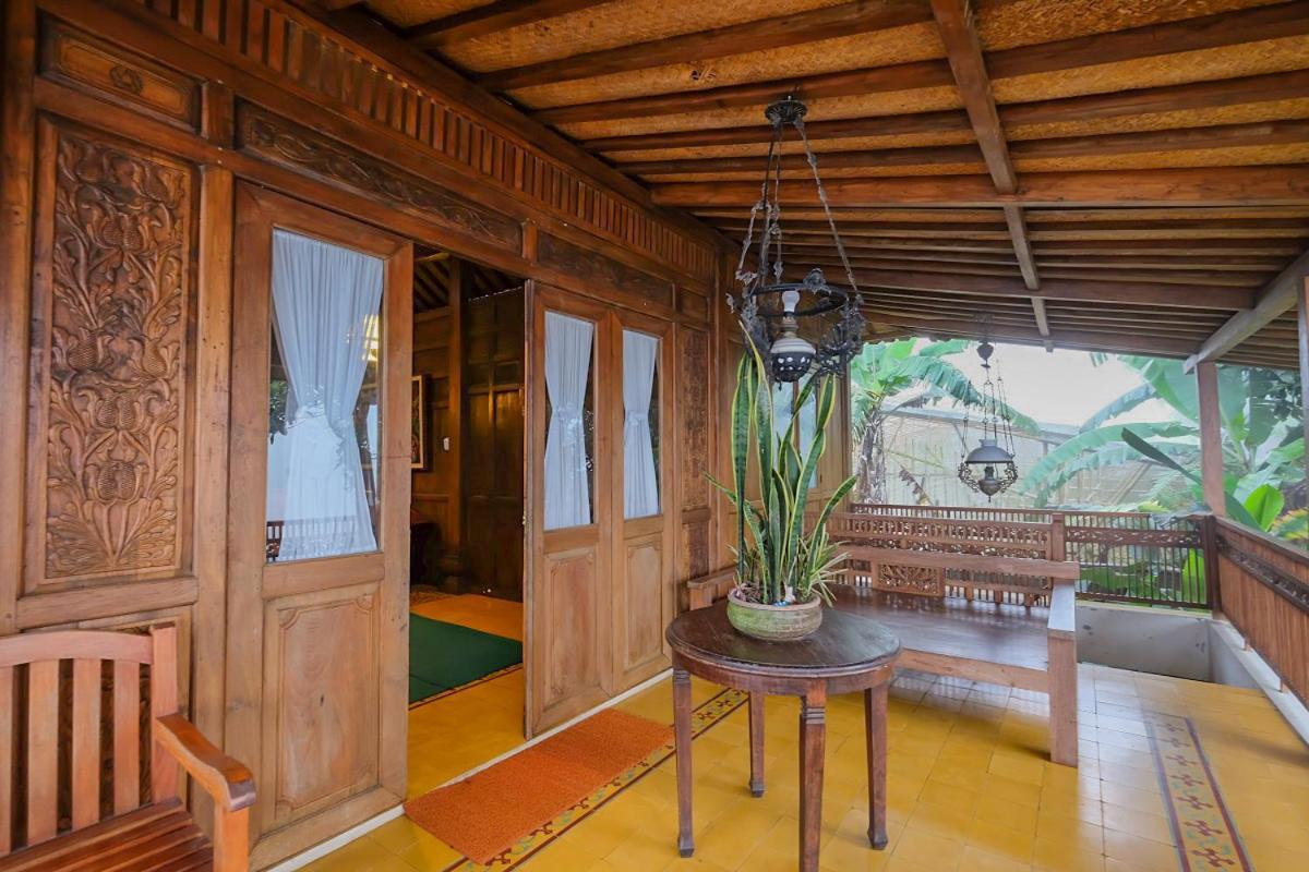 Rumah Stroberi Organic Farm & Family Lodge Lembang Exteriör bild